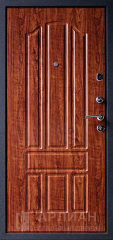 Фото №2 «Парадная дверь со светлой наружной панелью для сталинки №17»